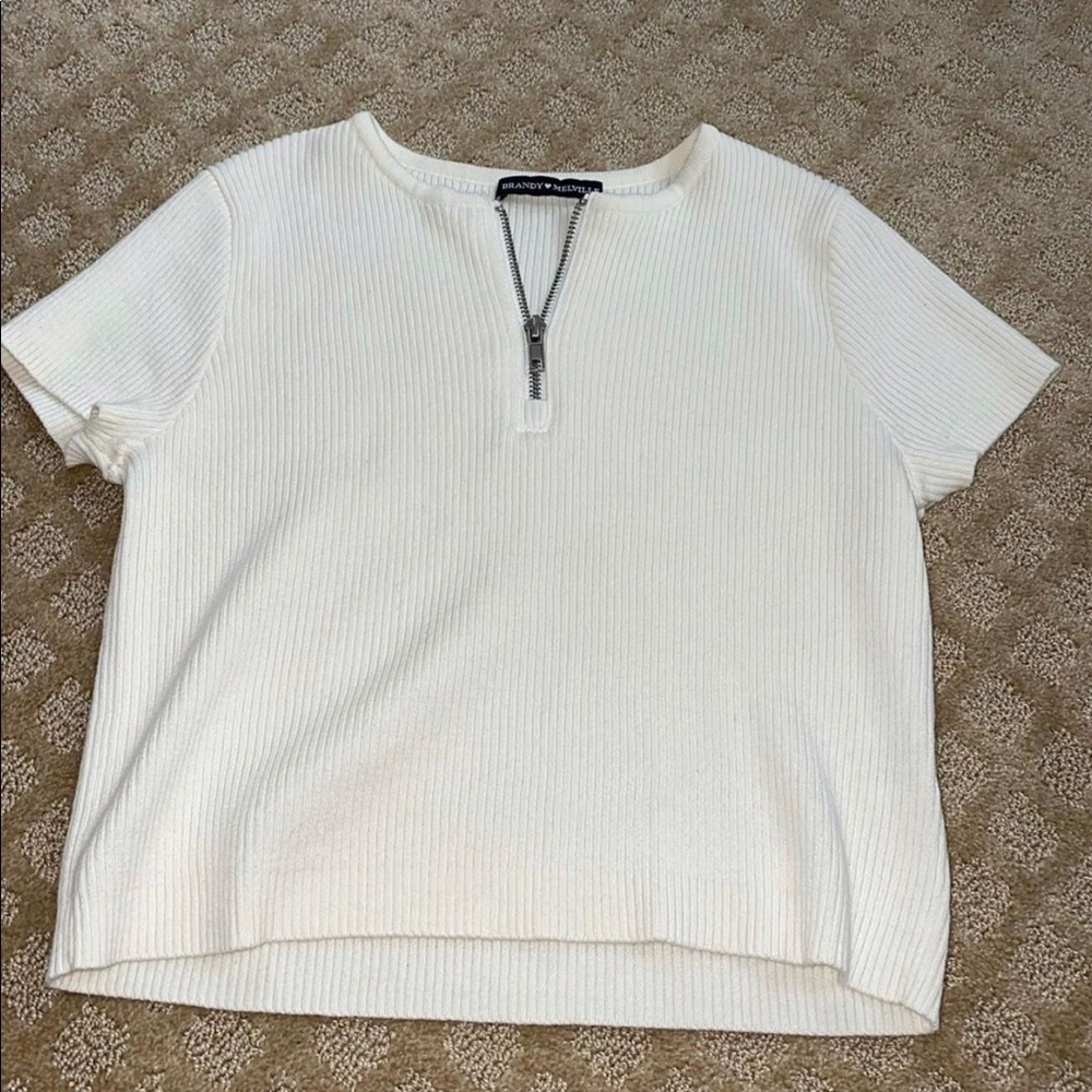 White crop top from~ brandy Melville